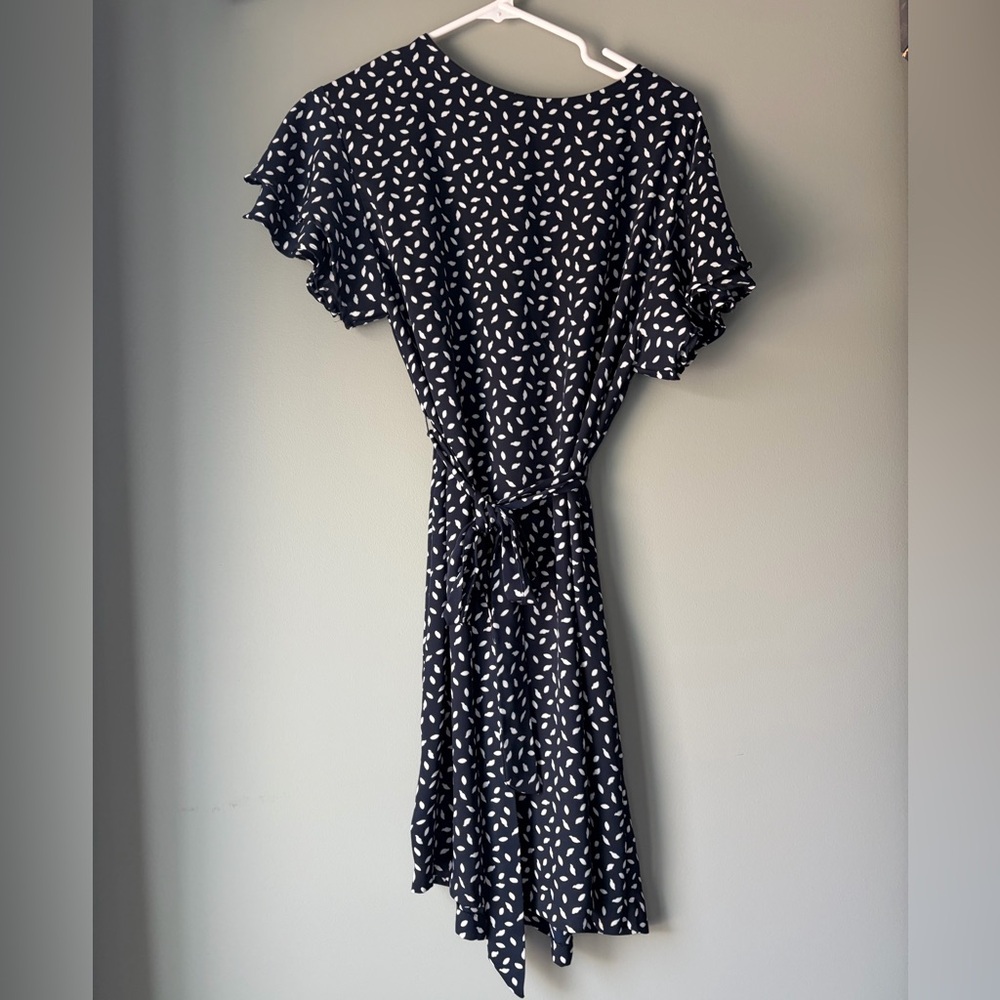 H&M Dark Blue and White Leaf Print Dress